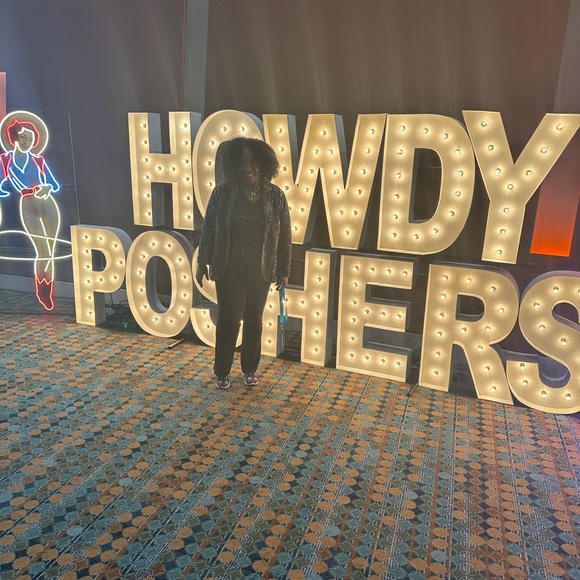 Meet your Posher, Bevmur1985 - Picture 3 of 6